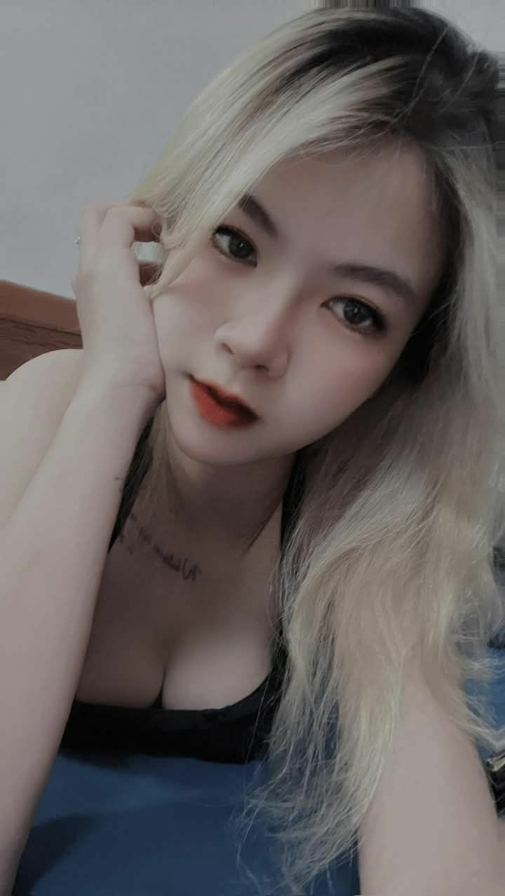Gã chồng nhu nhược để thằng bạn thân chịch người vợ mình